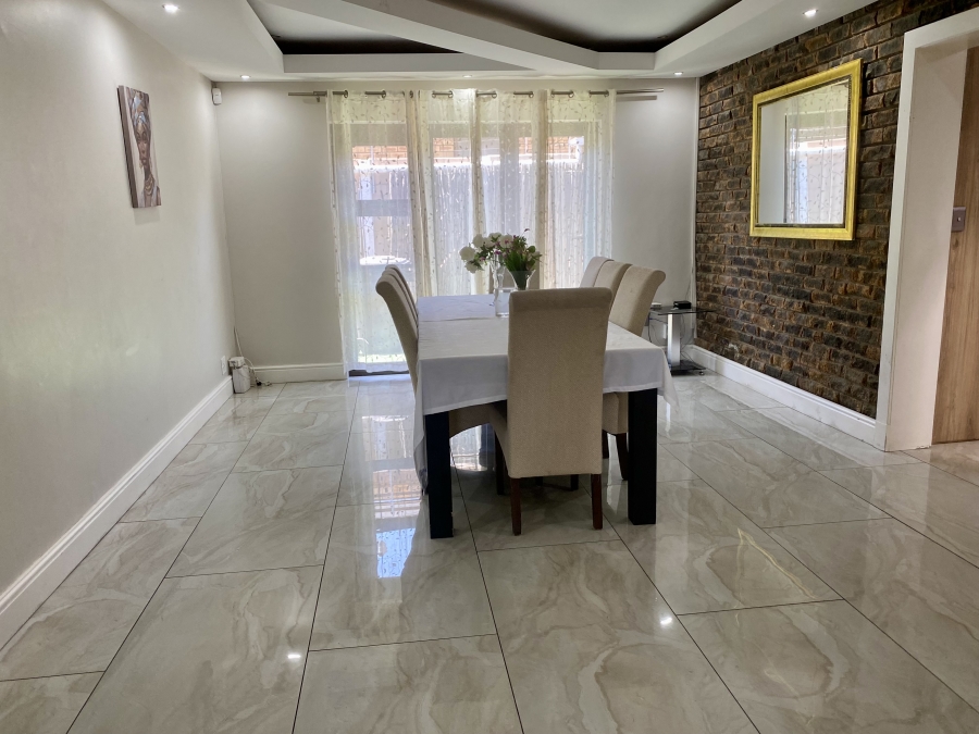 6 Bedroom Property for Sale in De Tijger Western Cape